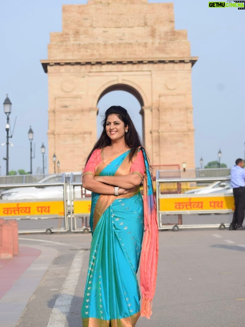 Hemalatha M - 1.8K Likes - Lost in the charm of Delhi’s hustle, history & heart ❤️🌆

#hemarakesh #delhi #delhidays #travelwithhemarakesh