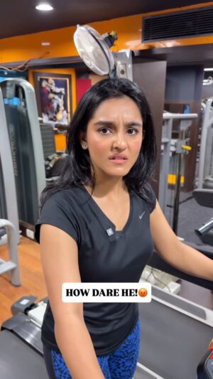 Hemall Soni Instagram - Abs chhodo, adrak chai piyoo☕️
.
.
.
.
.
.
.
Location @evolutionfitnessmulund
.
.
#gymgirl #gym #cardio #fitness #fit #girl #chai #chailover #adrakchai #chaiislove #trainer #diet #cheat #cheatdayeats #funny #comedy #réel #reel #explore #ladki