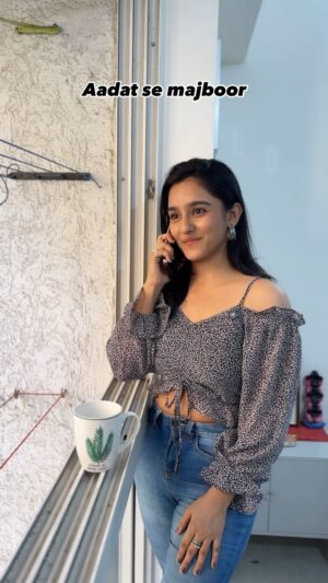 Hemall Soni Instagram - Order kiya tha khaana, dil le gaya deewana 🤣
.
.
.
.
.
.
📸 @notladbible
.
.
.
.
.
{i love you, funny, fun, video, meme, comedy video, ladki, delivery boy, aadat se majboor, explore, reel, instagram, girl, chilling, reaction, relatable}