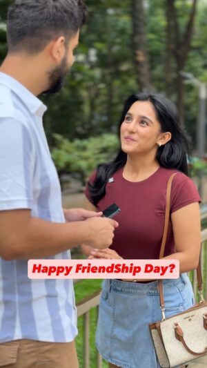 Hemall Soni Instagram - Savdhaan rehna bhaiyoo😭
(Happy Friendship day, Rakshabandhan, Rakhi, Plot twist)
#reels #happyfriendshipday #bestfriend #rakhshabandhan #rakhiforbrother #plottwists #brother #sister #explore