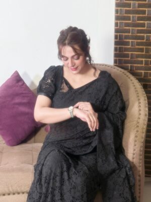 Hiba Ali Khan Instagram - ~سیاہ ساڑی میں چھپی کہانی~

Saree by: @rsm_collection