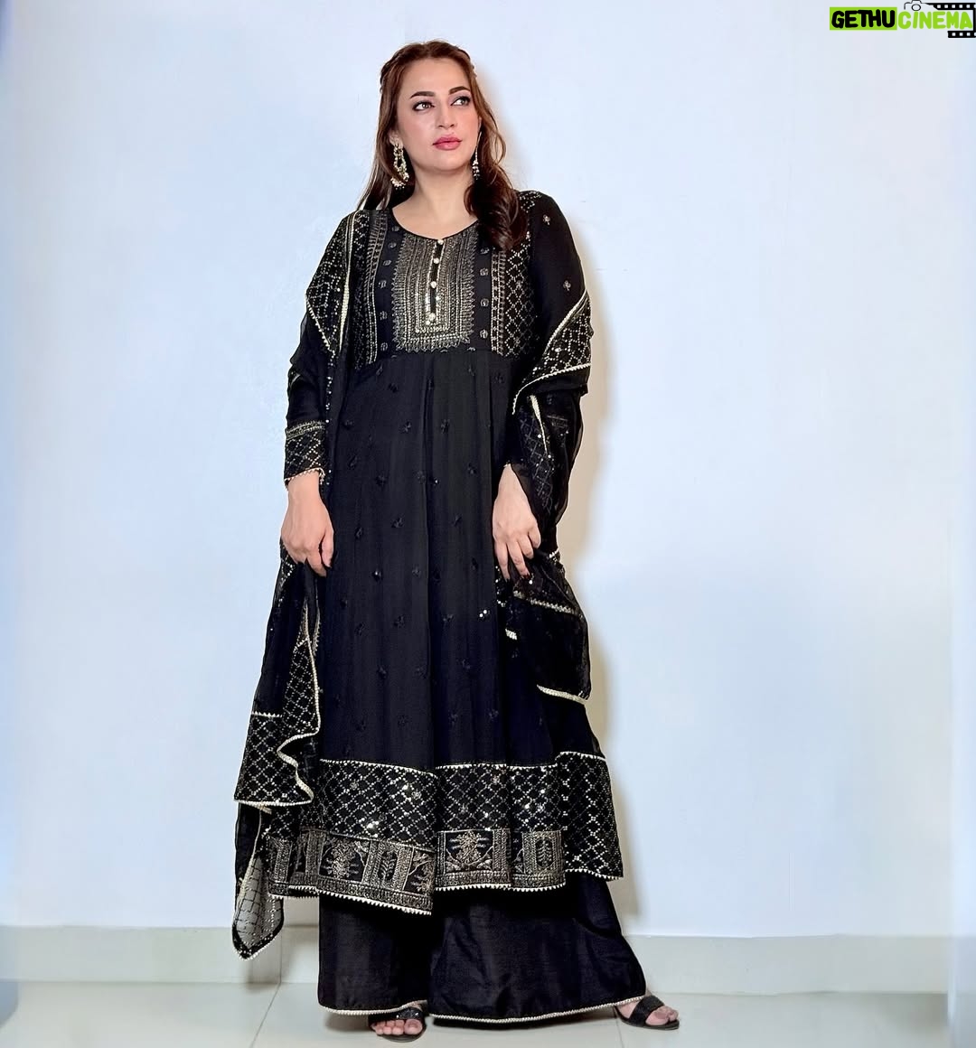 Hiba Ali Khan - 44.2K Likes - Black is always a fashion win for me and this beautiful black attire is from @sanaali.official 

Check out their exclusive collection from their website.