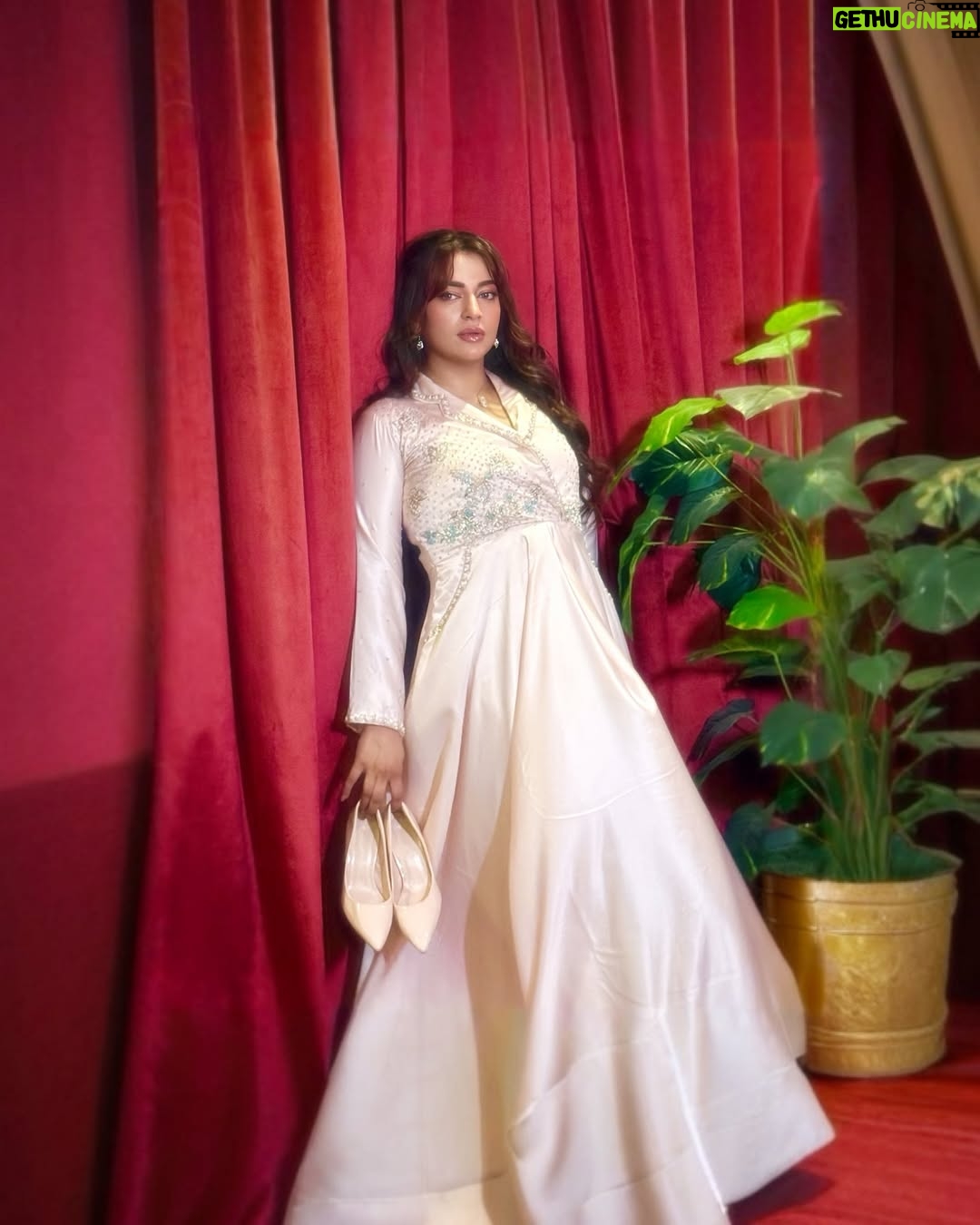 Hiba Ali Khan - 39.9K Likes - Came, slayed and forgot what I was doing. 🙄