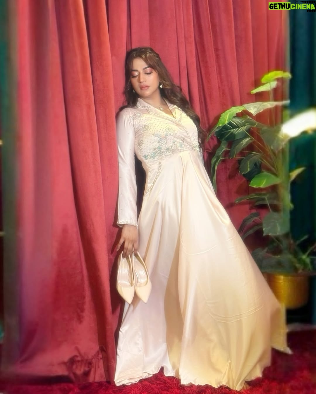 Hiba Ali Khan - 39.9K Likes - Came, slayed and forgot what I was doing. 🙄