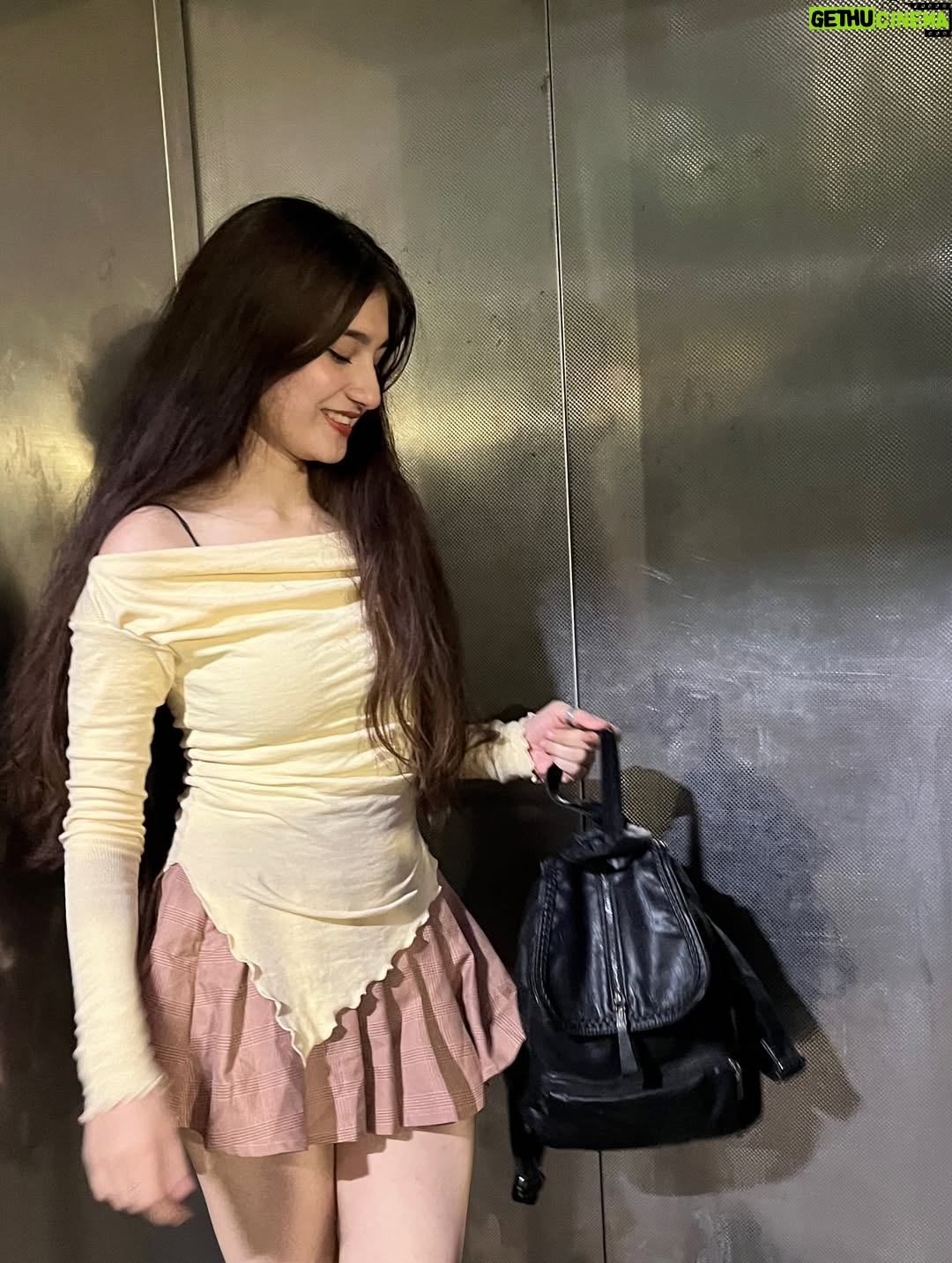 Himani Rawat - 38.2K Likes - Phone said: storage full. Me: time for a dump🥰