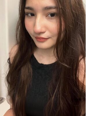 Himani Rawat Instagram - Phone said: storage full. Me: time for a dump🥰