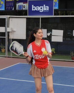 Himani Rawat Instagram - Aliens mil skte hain lekin meri photo pr ye gana lgane wala nhi☺️
Location @repppbyrackonnect 
.
.
.
.
.
.
#hiimanirawat #wmk #trending #instagram #newpost #explore #sport #pickleball #tennis #ootd #outfit #outfitideas #outfitinspiration #aesthetic