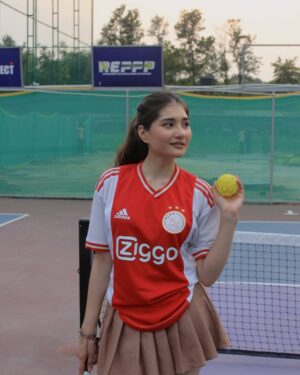Himani Rawat Instagram - Aliens mil skte hain lekin meri photo pr ye gana lgane wala nhi☺️
Location @repppbyrackonnect 
.
.
.
.
.
.
#hiimanirawat #wmk #trending #instagram #newpost #explore #sport #pickleball #tennis #ootd #outfit #outfitideas #outfitinspiration #aesthetic