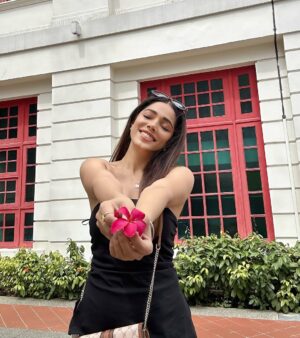 Himani Sahani Instagram - Singapore Camera Crumbs ====== > last one is my favourite.
.
.
.
.
#travelwithhimani #singapore #camera #instagram #instagood #weekend