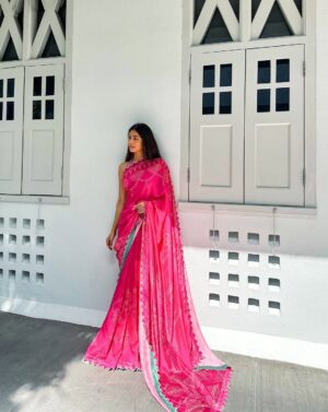Himani Sahani Instagram - 𝒮𝒶𝓇𝑒𝑒, 𝒸𝒾𝓉𝓎𝓈𝒸𝒶𝓅𝑒 & 𝒮𝒾𝓃𝑔𝒶𝓅𝑜𝓇𝑒 ✨
.
.
.