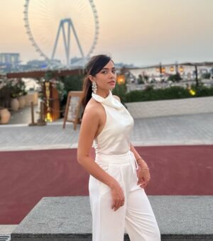 Himani Sahani Instagram - The sunset called - said “I was the moment”. ☁️
golden hour , soft glam , effortless elegance , minimal luxe , skyline sunset , dreamy aesthetic , white-on-white , clean girl vibe , linen , unbothered energy , sunset scene , outfit , glam in silence
#GoldenHourGlow #AllWhiteLook #TravelInStyle
#EffortlessGlam #ChicLook #ContentCreatorLife #SunkissedStyle #LuxuryVibes
#OutfitGoals #DubaiVibes
#GRWMInStyle #OutfitInspo #timelessstyle