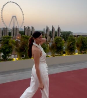 Himani Sahani Instagram - The sunset called - said “I was the moment”. ☁️
golden hour , soft glam , effortless elegance , minimal luxe , skyline sunset , dreamy aesthetic , white-on-white , clean girl vibe , linen , unbothered energy , sunset scene , outfit , glam in silence
#GoldenHourGlow #AllWhiteLook #TravelInStyle
#EffortlessGlam #ChicLook #ContentCreatorLife #SunkissedStyle #LuxuryVibes
#OutfitGoals #DubaiVibes
#GRWMInStyle #OutfitInspo #timelessstyle