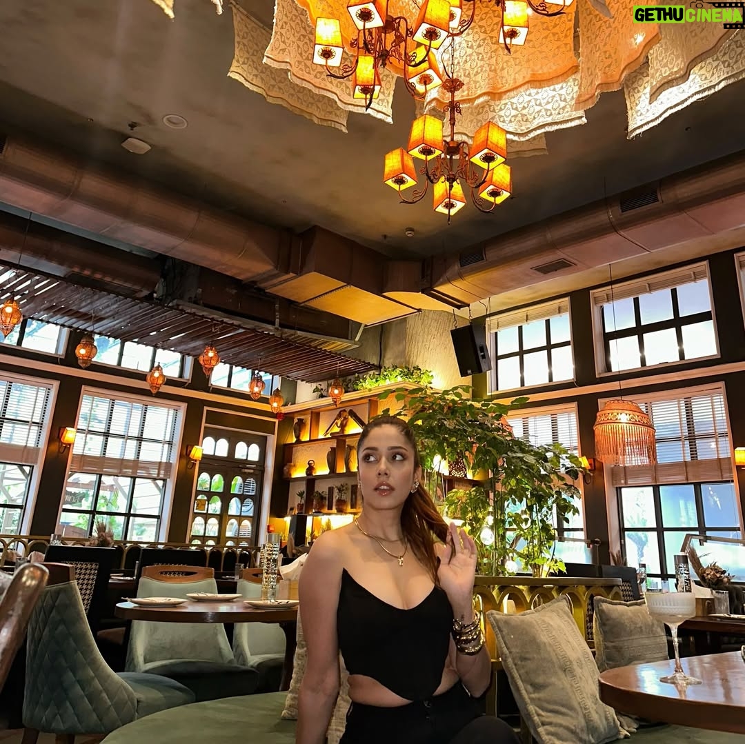 Himani Sahani - 546 Likes - A quiet corner, a soft outfit, a loud mind.

soft glam aesthetic , effortless style , elegant fashion inspo , daily outfit ideas , chic lifestyle , clean girl look #ThatGirl #GRWM #SoftGlam #AestheticVibes #FashionReels #OOTDInspo #ootd