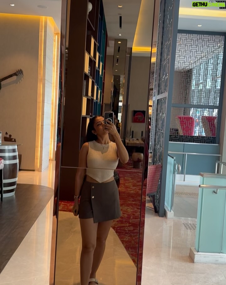 Himani Sahani - 789 Likes - Me after texting ‘Good morning baby 💬’ when what I really meant was - 
🎶 “Kaise batayein, kyun tujhko chahein… yaara bataa na paayein…” 🙈