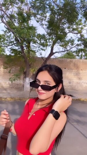 Himanshi Arora Instagram - Menu maan Jawani da🔥🫣❤️