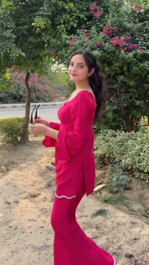 Himanshi Arora Instagram - 💕
@geetazaildarofficial #himanshiarora1_
