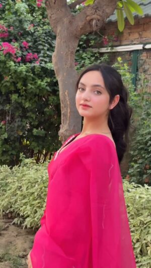 Himanshi Arora Instagram - 🌷💕
@karanaujla #himanshiarora1_ #viralreels #trending #instagram #reel #share #punjabi #explore @karanaujlaglobal