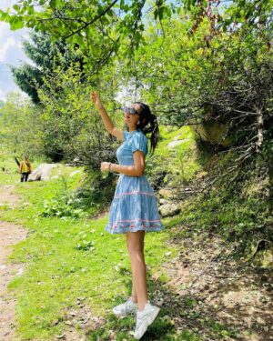 Himanshi Arora Instagram - Tere gall hor sohneya sohne tan saare nii☀️🌻....
.
.
.
.
#himanshiarora1_ #post #share#instagram #share #like #instapost #instadaily #instagood #hit #explorepage✨