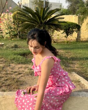 Himanshi Arora Instagram - 🌷🎀
#post #share #like #instagram #viral #explore #trending #summer #vibes #himanshiarora1_
@navaansandhu