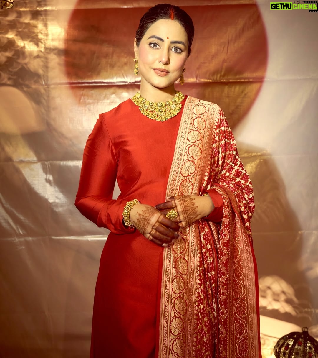 Hina Khan - 3.9 Million Likes - Blessed 🙏🏻♥️🧿
When true love finds true hearts, the bond grows beyond boundaries. Our world revolves around each other and in every celebration, every festival, every Joy our love grows deeper and deeper. We just want to live happily in each other’s embrace and enjoy every opportunity we can find in life to celebrate what we call, Companionship.
Happy Karwa Chauth Aap Sabhi Ko!

I love you @rockyj1 ♥️🧿

This gorgeous Chunni is been gifted by my sister in law @neelamsingh.ritz ♥️
Jewellery - @mayasanghavijewels via @amigos.rizwan
Footwear @stoffastyle 
Hair- @chettiarqueensly 
Mehendi artist @veenanagda 

📸 - @visualaffairs_va