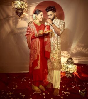 Hina Khan Instagram - Blessed 🙏🏻♥️🧿
When true love finds true hearts, the bond grows beyond boundaries. Our world revolves around each other and in every celebration, every festival, every Joy our love grows deeper and deeper. We just want to live happily in each other’s embrace and enjoy every opportunity we can find in life to celebrate what we call, Companionship.
Happy Karwa Chauth Aap Sabhi Ko!
I love you @rockyj1 ♥️🧿
This gorgeous Chunni is been gifted by my sister in law @neelamsingh.ritz ♥️
Jewellery - @mayasanghavijewels via @amigos.rizwan
Footwear @stoffastyle
Hair- @chettiarqueensly
Mehendi artist @veenanagda
📸 - @visualaffairs_va