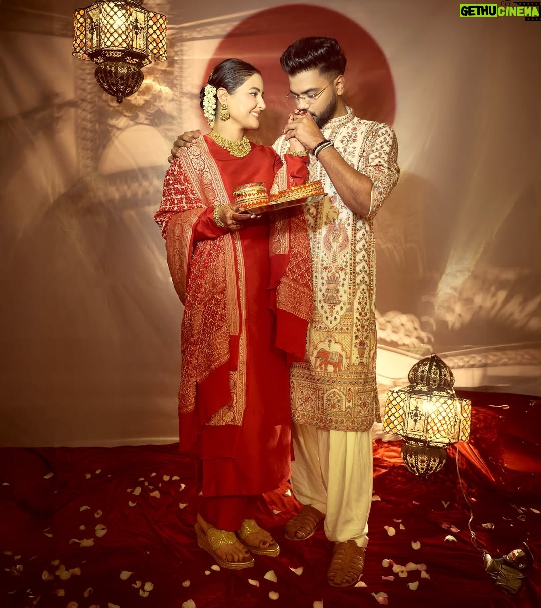 Hina Khan - 3.9 Million Likes - Blessed 🙏🏻♥️🧿
When true love finds true hearts, the bond grows beyond boundaries. Our world revolves around each other and in every celebration, every festival, every Joy our love grows deeper and deeper. We just want to live happily in each other’s embrace and enjoy every opportunity we can find in life to celebrate what we call, Companionship.
Happy Karwa Chauth Aap Sabhi Ko!

I love you @rockyj1 ♥️🧿

This gorgeous Chunni is been gifted by my sister in law @neelamsingh.ritz ♥️
Jewellery - @mayasanghavijewels via @amigos.rizwan
Footwear @stoffastyle 
Hair- @chettiarqueensly 
Mehendi artist @veenanagda 

📸 - @visualaffairs_va