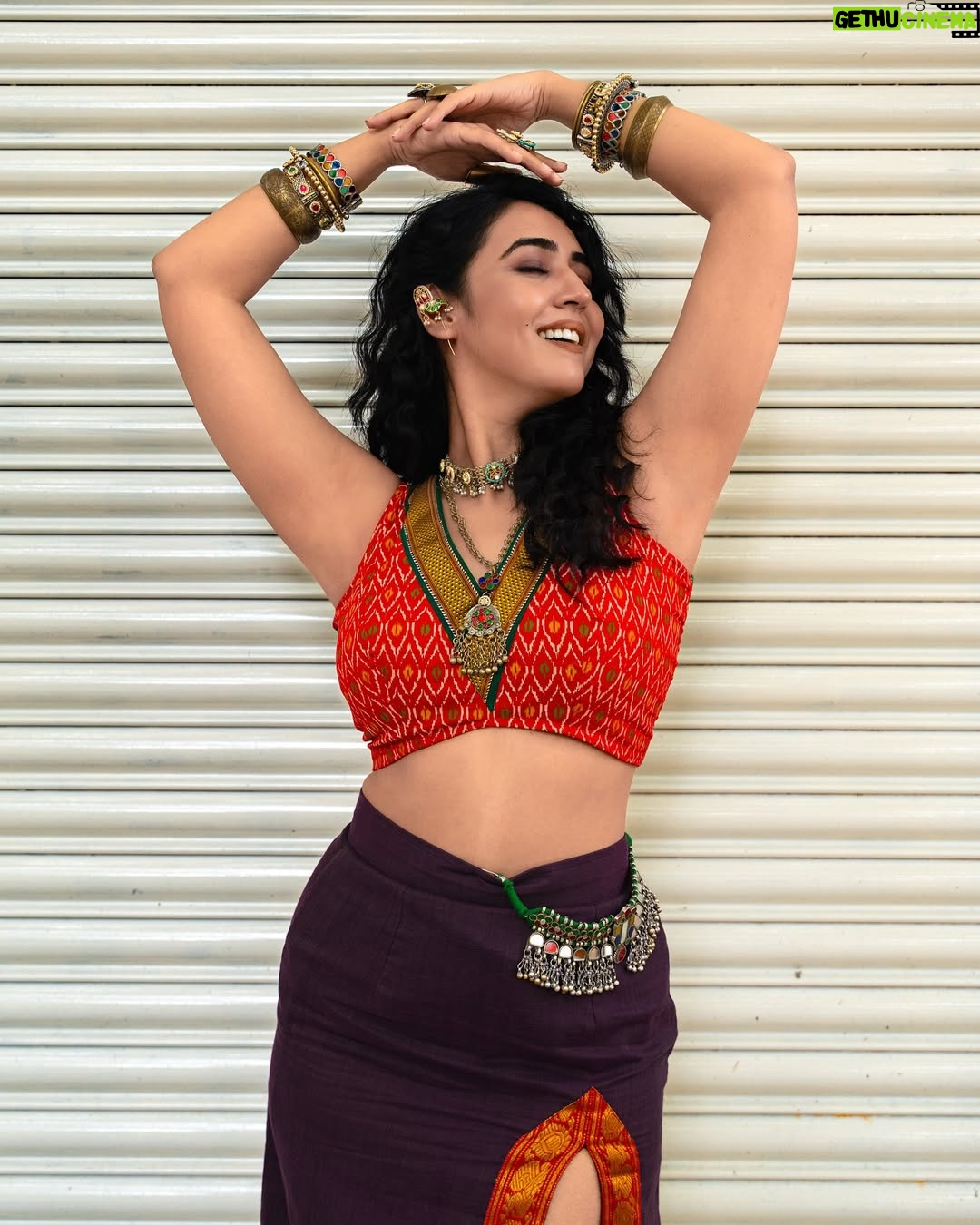 Hitha Chandrashekar - 8.5K Likes - ಸಂಚಾರಿ 
Embracing inner Sanchari a wanderer at heart, drifting through moments and places with no map but endless curiosity. Every turn unfolds a story, every pause holds a surprise, and somewhere along the way, I stumble upon little sparks of fun that make the journey more magical than the destination.

Shot and edited @yeshtheticsx 
 Designed & styled @khushi_jagadisha 
Accessories @kashi_jewellery_ 
Make up & hair  @glambytanx