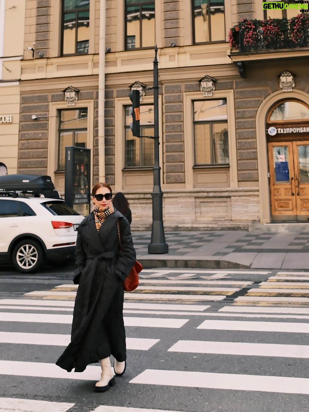 Hòa Minzy - 13.2K Likes - Tuyệt đối điện ảnh 🖤🧡🤎🤍