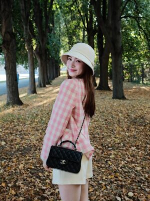 Hòa Minzy Instagram - Cô gái Việt trên đất nước Nga 🍂🍁
