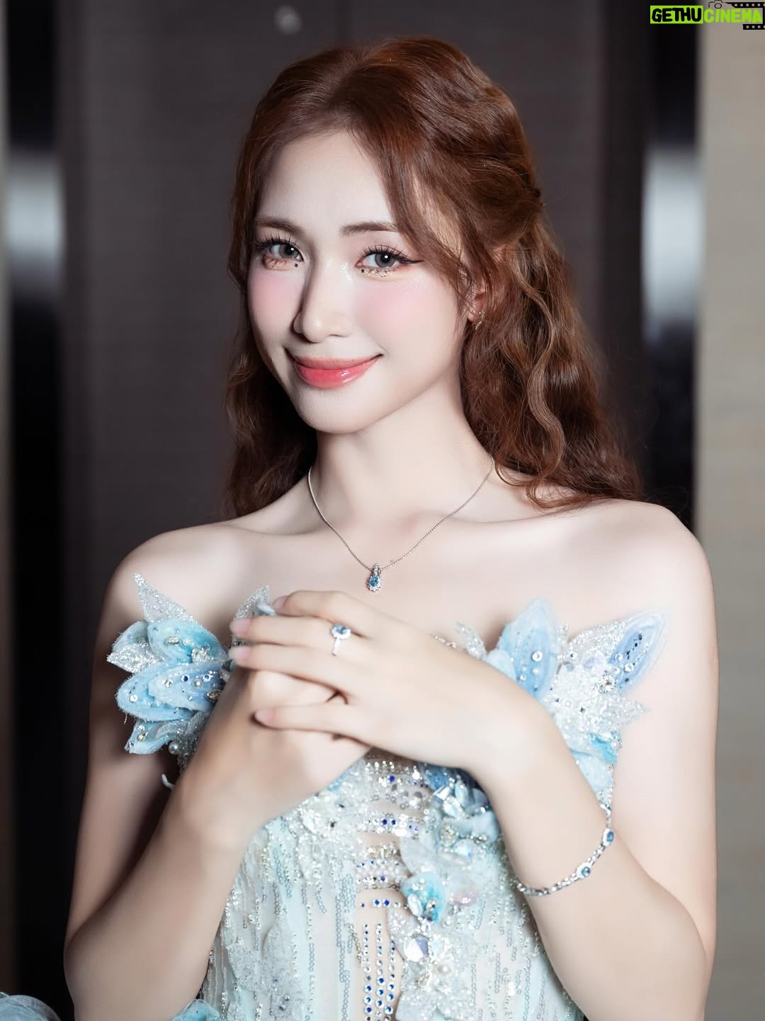 Hòa Minzy - 15.9K Likes - Tất cả vẻ đẹp nài dành cho Cần Thơ đêm qua 💋💋💋
#hoaminzy