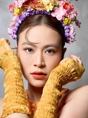 Hoang Thuy Linh Instagram - 💐💐💐🌾🌾🌾

#hoangthuylinh #onstage