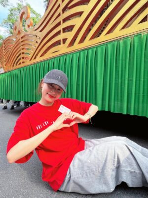 Hoang Thuy Linh Instagram - ❤️❤️❤️🇻🇳🇻🇳🇻🇳🥰🥰🥰
#A80 #hoangthuylinh