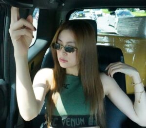 Hoang Thuy Linh Instagram - Thank you mah Supporters!!!
🥦🥕🌶️🌽💐🎂🎉🎁😘🫶🏻❤️

V Concert - rehearsal 🇻🇳