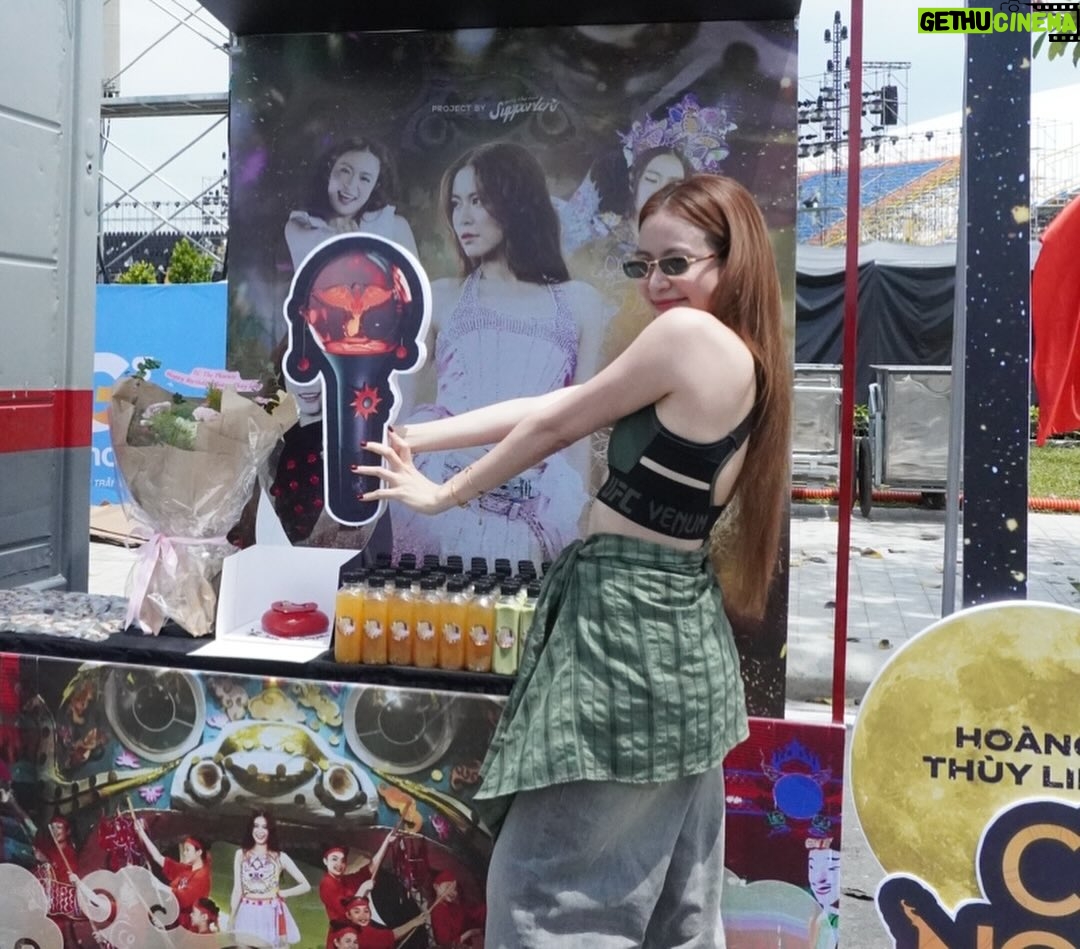 Hoang Thuy Linh - 7.9K Likes - Thank you mah Supporters!!!
🥦🥕🌶️🌽💐🎂🎉🎁😘🫶🏻❤️

V Concert - rehearsal 🇻🇳