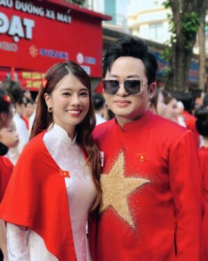 Hoàng Yến Chibi Instagram - Hân hoan vui chung niềm vui của cả dân tộc 🇻🇳🇻🇳🇻🇳