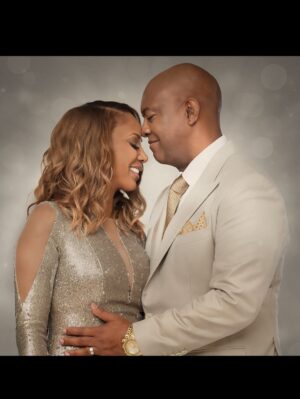 Holly Robinson Peete Instagram - Thirty YEARS??! WOW. 💝‼️
Happy anniversary, @rodneypeete9! Daaang Can you believe we’ve spent half our lives together? (And somehow still like each other?! 😂 😜 )

These pics capture some great times—but let’s be real, they don’t show the chaos, the growth, the parenting challenges , or all the ways we’ve had to choose each other over and over and over again.

Here’s to seeing the best in each other.
To fighting with and FOR each other.
To surrounding ourselves with people who want us to WIN. 
To forgiving, loving, and laughing our way through it all.
And to still flirting after three decades. 😘

Here’s to US, dammit! 👰🏽‍♀️🤵🏾‍♂️#30YearsStrong ❤️ #HRP30 #HollyRobinsonPeete #RodneyPeete