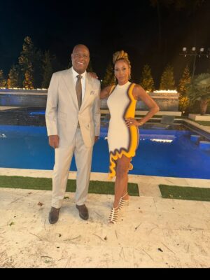 Holly Robinson Peete Instagram - Thirty YEARS??! WOW. 💝‼️
Happy anniversary, @rodneypeete9! Daaang Can you believe we’ve spent half our lives together? (And somehow still like each other?! 😂 😜 )

These pics capture some great times—but let’s be real, they don’t show the chaos, the growth, the parenting challenges , or all the ways we’ve had to choose each other over and over and over again.

Here’s to seeing the best in each other.
To fighting with and FOR each other.
To surrounding ourselves with people who want us to WIN. 
To forgiving, loving, and laughing our way through it all.
And to still flirting after three decades. 😘

Here’s to US, dammit! 👰🏽‍♀️🤵🏾‍♂️#30YearsStrong ❤️ #HRP30 #HollyRobinsonPeete #RodneyPeete