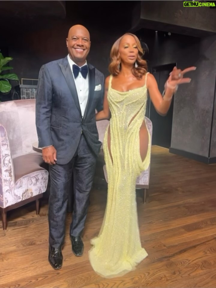 Holly Robinson Peete - 38.8K Likes - Thirty YEARS??! WOW. 💝‼️
Happy anniversary, @rodneypeete9! Daaang Can you believe we’ve spent half our lives together? (And somehow still like each other?! 😂 😜 )

These pics capture some great times—but let’s be real, they don’t show the chaos, the growth, the parenting challenges , or all the ways we’ve had to choose each other over and over and over again.

Here’s to seeing the best in each other.
To fighting with and FOR each other.
To surrounding ourselves with people who want us to WIN. 
To forgiving, loving, and laughing our way through it all.
And to still flirting after three decades. 😘

Here’s to US, dammit! 👰🏽‍♀️🤵🏾‍♂️#30YearsStrong ❤️ #HRP30 #HollyRobinsonPeete #RodneyPeete