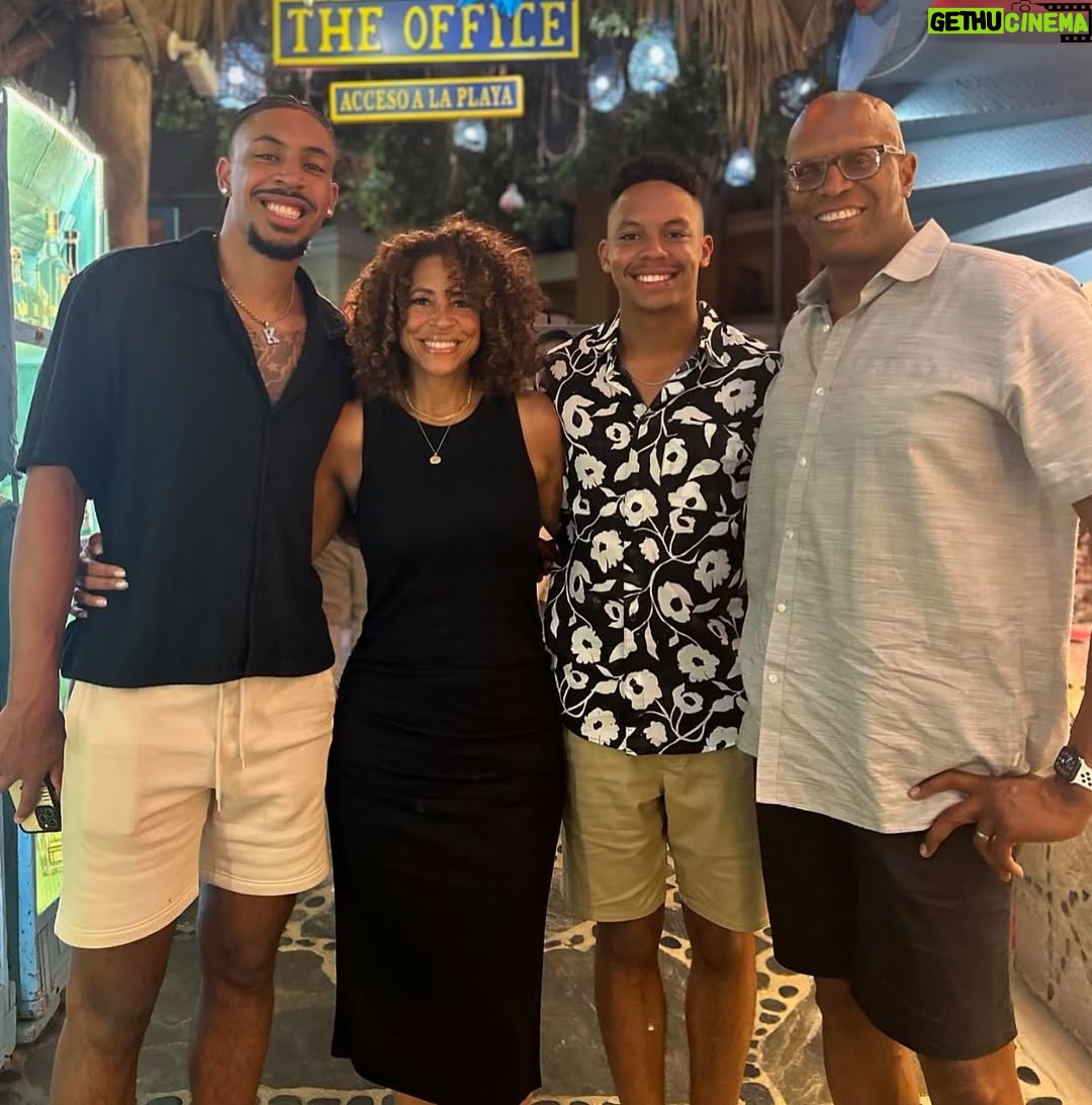 Holly Robinson Peete - 16.9K Likes - Such an emotional and beautiful celebration of life for this incredible young man today— athlete, brother, son, friend, and human being, Kyle Owens. 💙🙏🏽🕯️Gone way too soon 💔but his light and legacy live on. #LoveYourJourney was his mantra, and we’re all inspired by the way he lived it every day.

Sending endless love to my dear friend Tonya, his amazing mom, and to his dad Keith and lil bro Trevor. Your strength and love are felt by everyone who knew him. 💫🤍

#LoveYourJourney #KyleOwens #ForeverInOurHearts
@itonyaowens