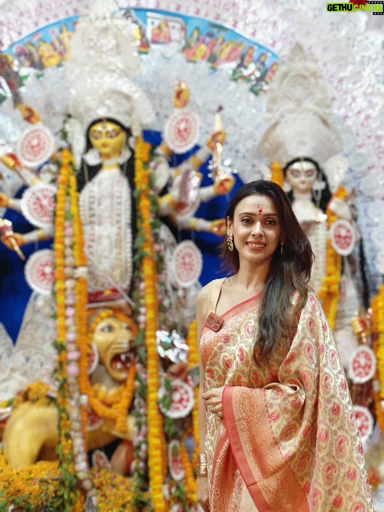 Hrishitaa Bhatt - 2.1K Likes - As we celebrate the victory of good over evil, may Maa Durga's blessings bring light and joy to your life. 🙏❤️

Wishing you and your loved ones a very Happy Dussehra! 🌺

May this festive season bring you strength, courage, and happiness. 🔥

#HappyDussehra #DussehraCelebration #MaaDurgaBlessings #VictoryOfGoodOverEvil #FestiveSeason #PositiveVibesOnly #SpiritualIndia #FestivalMood #IncredibleIndia #GoodOverEvil