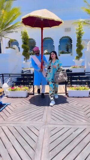 Humaira Chohan Instagram - ALHUMDULILLAH 👸🏼🦁
.
.
.
#reelitfeelit #reels #instagram #trending #fendi #versace #bosslady #bossladymindset #hardworkpaysoffs #queen #princess #womensupportingwomen #growthmindset #dubai #india #trendingreels #viralreels