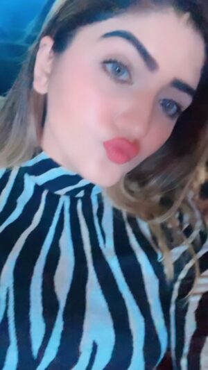 Humaira Chohan Instagram - Murshad 🫰🏻just a reel #reels #reelitfeelit #reelsinstagram #feelings #trendingnow #explorepage