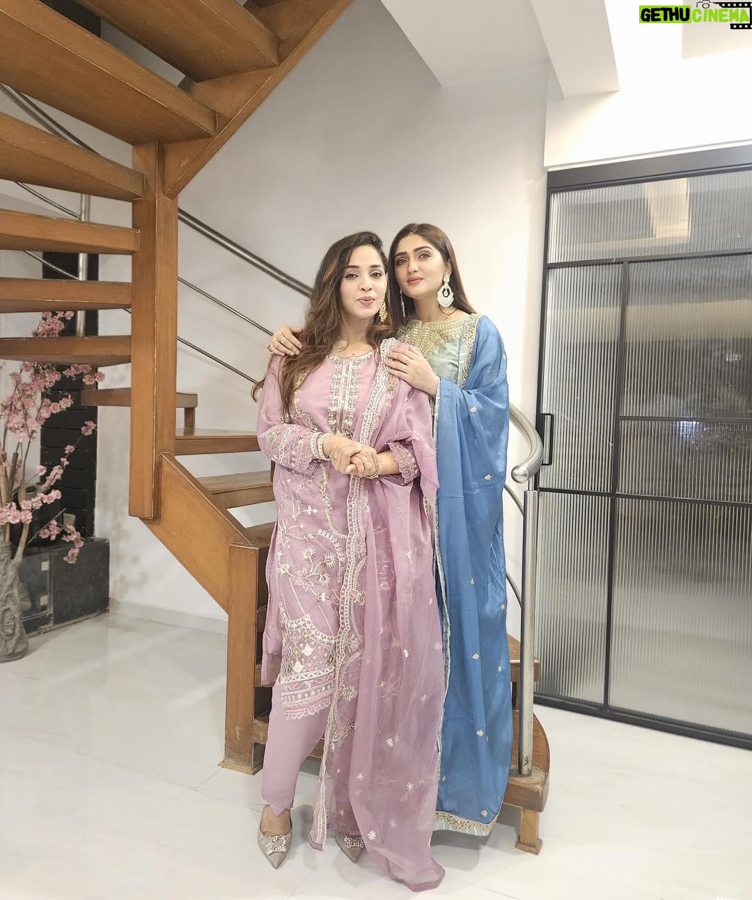Humaira Chohan - 684 Likes - SWIPE ⬅️ “Eid Mubarak to you and your loved ones! May your hearts be filled with gratitude and your homes with happiness.”💖😇 
.
.
#eidmubarak #eid2024 #soulsisters #instadaily #foryou #likesforlike #foryoupage #mumbai #dubai🇦🇪 #uaelife #bff #familytime