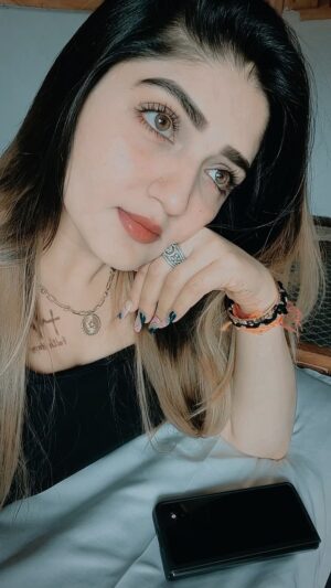 Humaira Chohan Instagram - Bohot koshish ki🥀 #reels #reelitfeelit #feelings #reelkarofeelkaro #viralpost #trendingnow #instagram #instadaily #fyp #explorepage #exploremore #indiareels #reelsuae #reelsindia #reelsusa#reelspakistan