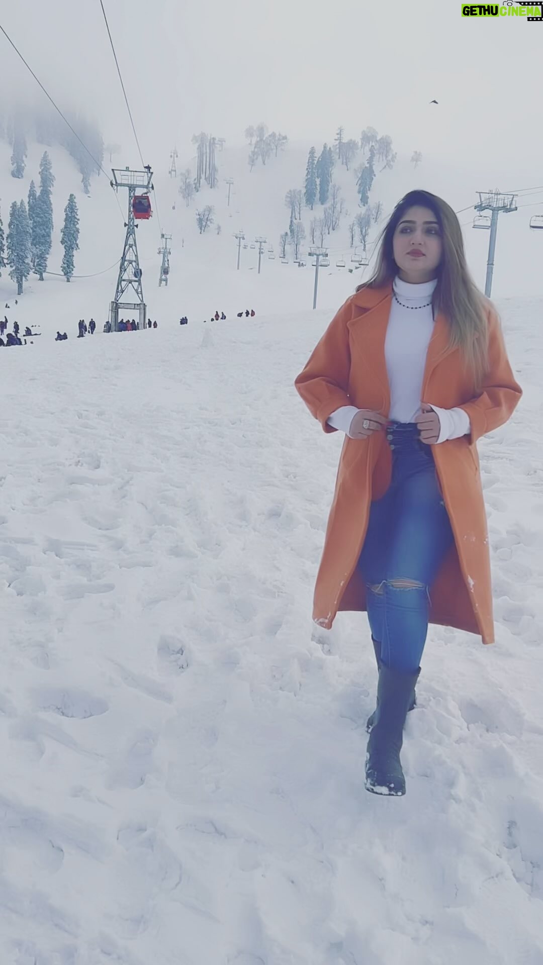 Humaira Chohan - 1K Likes - Phir kaisa banna 😇
.
.
.
 #reel #reelitfeelit #reelinstagram #viral #instadaily