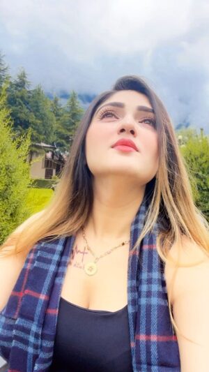Humaira Chohan Instagram - Bigad gaye the hum Ishq mein thode bohot 🥀#reels #reelitfeelit #feelings #reelkarofeelkaro #viralpost #trendingnow #instagram #instadaily #fyp #explorepage #exploremore #indiareels #reelsuae #reelsindia #reelsusa#reelspakistan