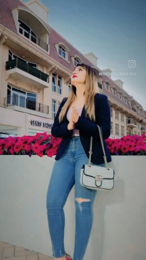 Humaira Chohan Instagram - Sochte bohot hai😈😄 #trending #réel #reelitfeelit #reelinstagram #reels #gucci #guccigang #guccibag #visitdubai