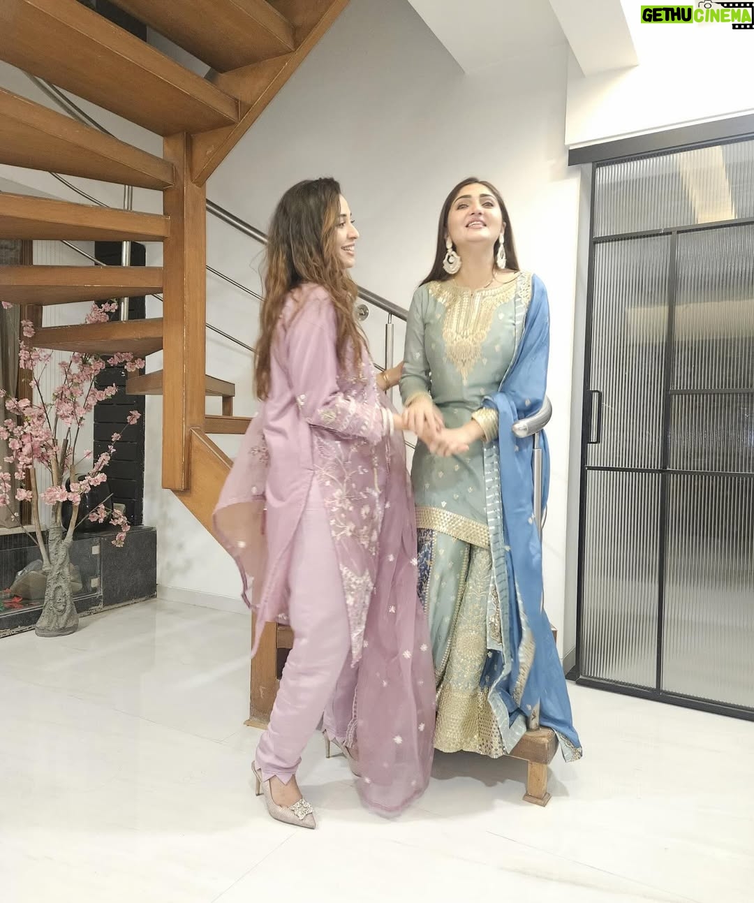 Humaira Chohan - 684 Likes - SWIPE ⬅️ “Eid Mubarak to you and your loved ones! May your hearts be filled with gratitude and your homes with happiness.”💖😇 
.
.
#eidmubarak #eid2024 #soulsisters #instadaily #foryou #likesforlike #foryoupage #mumbai #dubai🇦🇪 #uaelife #bff #familytime