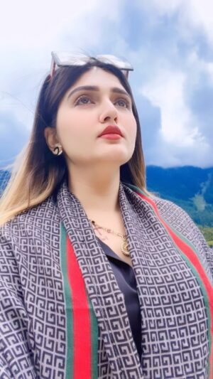 Humaira Chohan Instagram - Haanji Bas❣️💯🧿 #feelings
.
.
#emotion #reels #reelitfeelit #viralpost #trendingnow #instagram #fyp #explorepage #exploremore #view #beautifuldestination #reelsuae #murshad #murshadshayri #reelsindia #reelsusa#reelspakistan#popular #viralreels#mountains