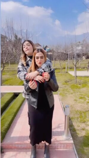 Humaira Chohan Instagram - Bataao kisne kisko bigaada hai🥰😋💞🧿 @soniashah5617
.
.
#reelitfeelit #reels #reelinstagram #bff #sisterlove #bestfriendgoals #trendingreels #trending#explorepage #exploremore